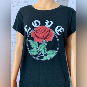 Juniors fitted black “Love/Rose” top. Size: XXL (19-21), Brand: Wound Up